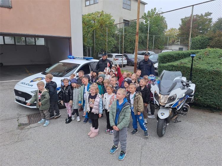 Slika \PU_V\vijesti\2025\DV Bajka\20251022_134411.jpg